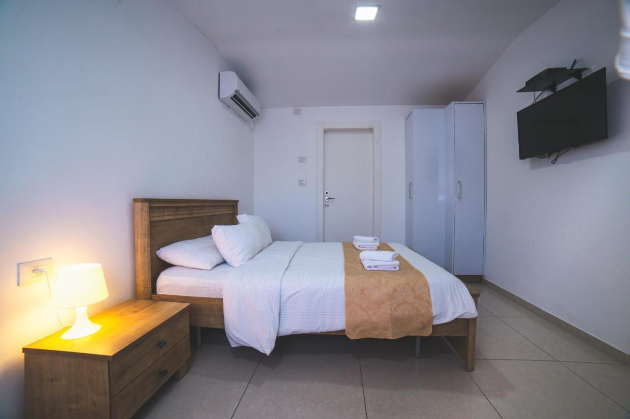 Agamim Hotel Ashkelon Esterno foto