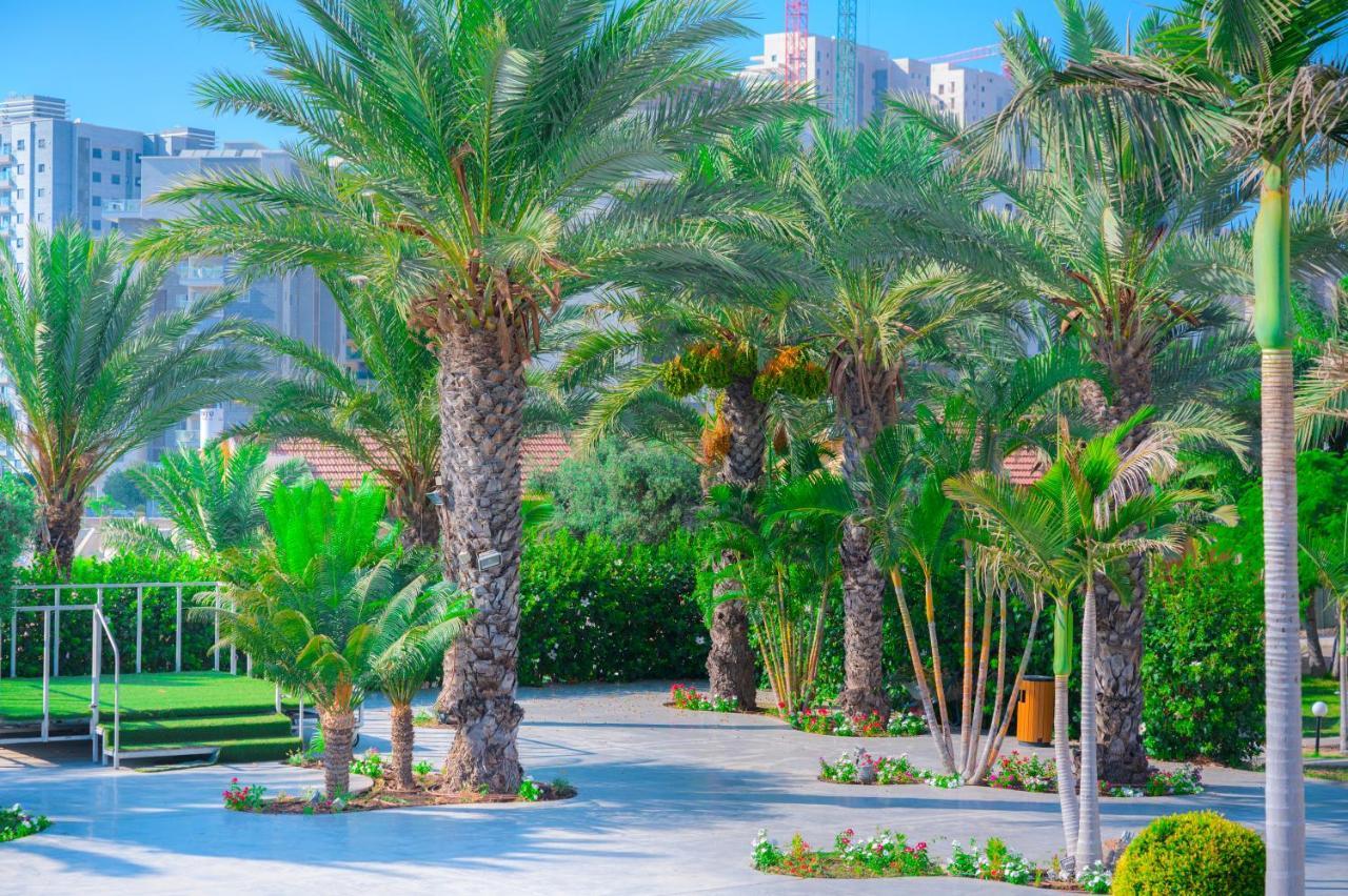 Agamim Hotel Ashkelon Esterno foto