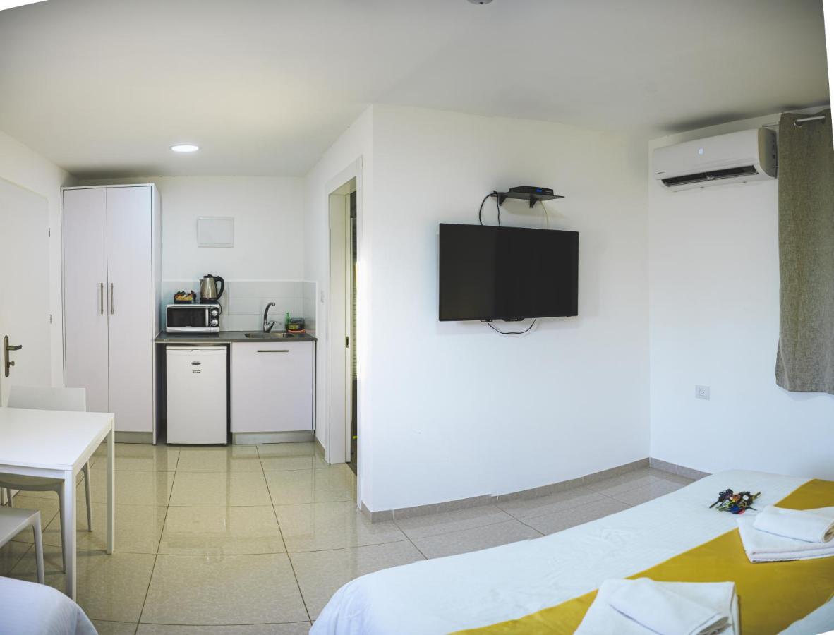 Agamim Hotel Ashkelon Esterno foto